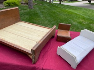 lot 242 image: Hand Crafted Wooden Doll Beds of Various Sizes