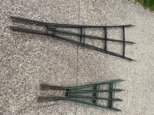 lot 146 image: Straight Garden Trellises