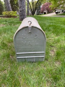lot 152 image: Large US Mail Box