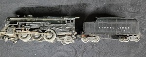 lot 16 image: Lionel #675 Steam Loco in O Guage 2466N Whistle Tender