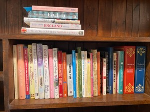 lot 62 image: Humor & Trivia Books