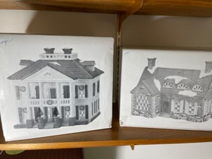 lot 312 image: Snow Village Southern Colonial & Stonehurst House