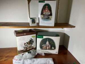 lot 313 image: Dept 56 Independence Hall, Breakers Point & Christmas at Havenport Cottages