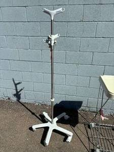 lot 17 image: Belmont High Quality Adjustable I. V. Pole and R&ampB Wire Products Laundry Hamper with Flip Top Lid and Foot Pedal