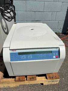 lot 22 image: Thermo Fisher Scientific Sorvall ST 16 Laboratory Centrifuge - Tested As Working - First Pic Is Stock Pic Rest Are Actual Item