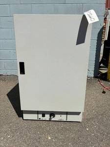 lot 26 image: Lab-Line 403 Laboratory Benchtop Incubator WManual Print Out - Great Working Condition Guaranteed To Work