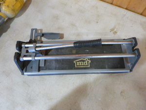 lot 19 image: MD Tile Cutter