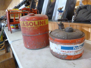 lot 24 image: 2 Metal Gas Cans