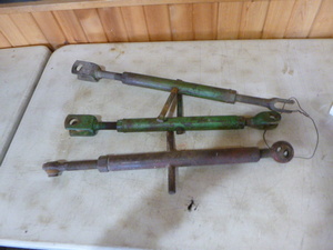 lot 29 image: 3 Third ArmTurnbuckles