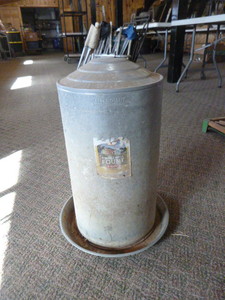 lot 48 image: Little Giant Double Wall Fount