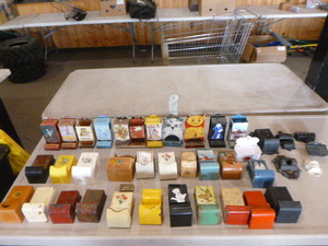 lot 79 image: Vintage Match Holder Collection