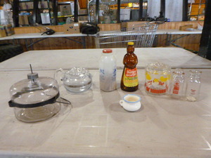 lot 86 image: Vintage Pieces