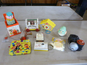 lot 104 image: Vintage Toys
