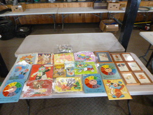 lot 112 image: Vintage BooksPuzzles