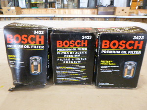 lot 119 image: 3 Bosch Premium Oil Filters