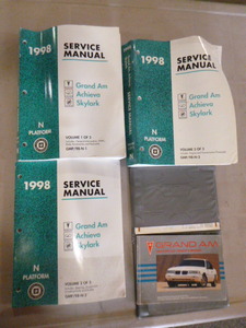 lot 120 image: 1998 Pontiac Service Manuals