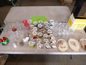 lot 122 image: Glassware