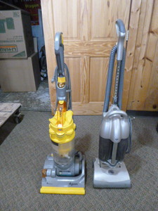 lot 124 image: 2 Vacuum Cleaners