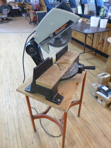 lot 138 image: Black & Decker Power Miter Saw
