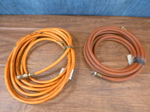 lot 220 image: 2 Air Hoses