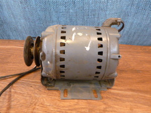 lot 226 image: Century Motor