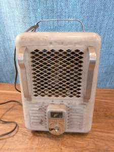 lot 242 image: Trustworthy Electric Heater