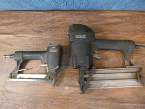 lot 248 image: 2 Campbell-Hausfeld Brad Nail Guns
