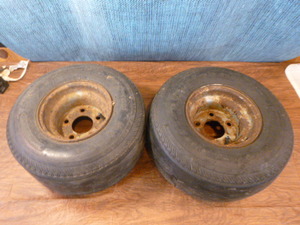 lot 270 image: 2 Tow-Master Tires on Rims