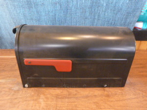 lot 276 image: Mail Box