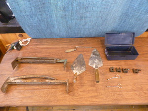 lot 313 image: 2 Brick Carriers