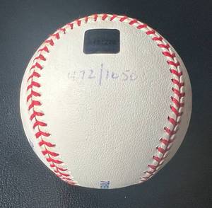 lot 14A image: Dave Winfield Signed Baseball numbered 1050 with COA - 2002 Archives Reserve Best Years Rawlings Official MLB Selig Ball - Minnesota Twins Autograph