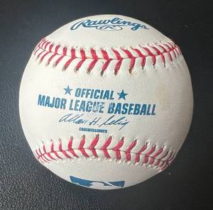 lot 27A image: Torii Hunter Signed Baseball Rawlings Official Selig Ball - Minnesota Twins Autograph