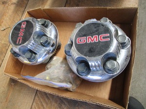 GMC Wheel Caps & Lug Nuts