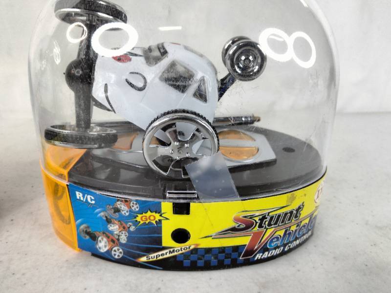New Pair of Radio Control Stunt Vehicle Toy Cars
