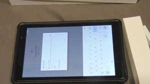 lot 47 image: Aheadthink, 8 inch Tablet Crack in Glass 100 % of Screen Works