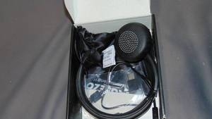 lot 132 image: Aujezon, Wireless Headset with Mic