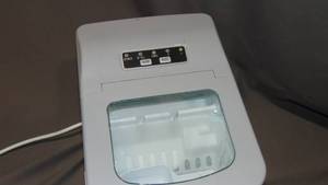 lot 204 image: AGLUCKY Ice Makers Countertop, Portable Ice Maker Machine with Handle, Self-Cleaning Ice Maker, 26Lbs24H, 9 Ice Cubes Ready in 8 Mins, for HomeOfficeKitchen(Grey)