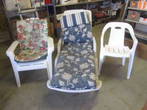 (FS) Outdoor Lounger and 2 Chairs - Lounger and 1 Chair Have Cushions