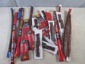 (EC2) 24 Assorted Jack Link Snacks Past Date