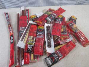 (EC2) 24 Assorted Jack Link Snacks Past Date