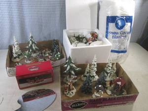 (CS) Christmas Decor Figures Etc