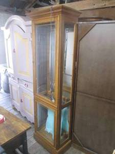 (GRG) Curio Cabinet with Mirror Back and Interior Light Upper and Lower Front Doors 1 of the 3 Glass Shelves is Missing 76 H x 21 W x 12 D