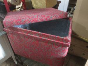 (GRG) Material Covered Cushion Outside Metal Lined Inside Box 27 X 18 X 19 12 H