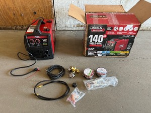 Lincoln Electric 140HD Weld Pak K2514-1 - not used missing Soudeuse customer return see pictures