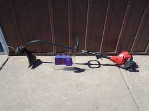 Nearly new HomeLite 2 cycle weed trimmer. Tested & works. As shown.