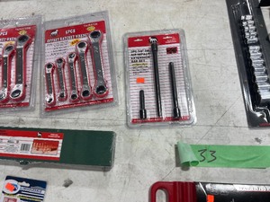 TABLE FULL MECHANICS LOT