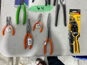 PLIERS LOT