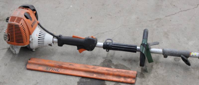 Adjustable 22 Inch Hedge Trimmer STIHL  KM 130 R Heavy Duty Commercial Grade