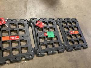 lot 17 image: Lot of Milwaukee PACKOUT Wall and Floor Mounting Plate Customer Returns See Pictures