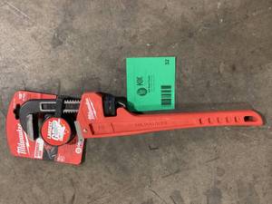 lot 32 image: Milwaukee 18 in. Steel Pipe Wrench Customer Returns See Pictures